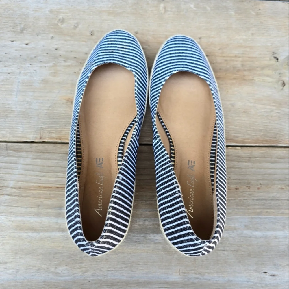 American Eagle by Payless Coastal Nautical Striped Espadrille Comfort Wedge 9.5M